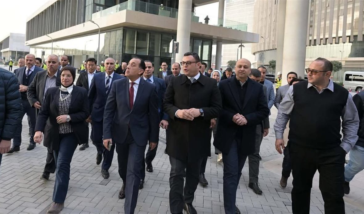 رئيس الوزراء يتفقد
