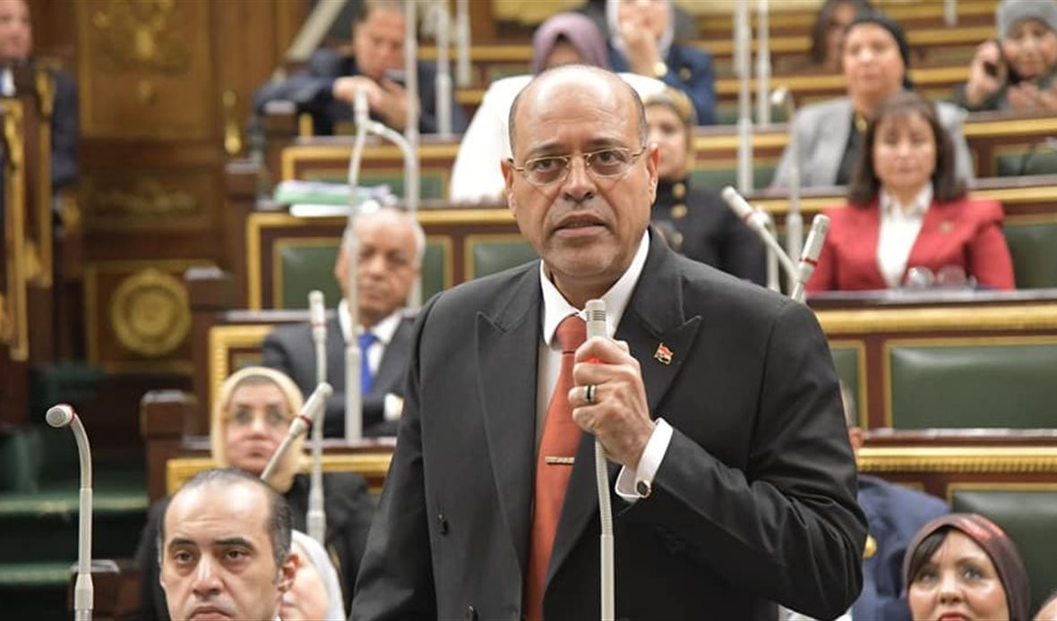 محمد جبران في الجلسة