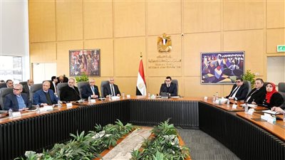 اجتماع موسع لوزير الإسكان مع رؤساء أجهزة المدن الجديدة لمتابعة المشروعات العمرانية ووضع خطة لتنمية وتطوير المدن