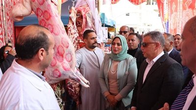 محافظ الإسماعيلية يفتتح النسخة السادسة من “سوق اليوم الواحد” لتوفير السلع بأسعار مخفضة وتخفيف الأعباء عن المواطنين استعدادًا لشهر رمضان
