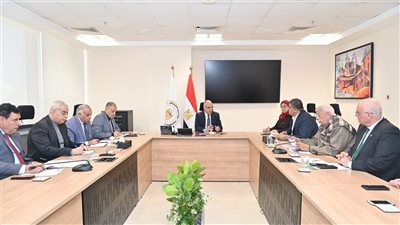 جهود حكومية موسعة لتطوير البنية التحتية للمجاري المائية.. وزير الري يبحث مع النواب طلبات المواطنين حول الكباري وشبكات الصرف والتغطيات