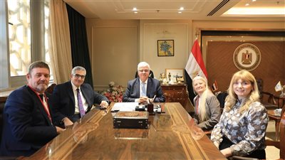 تعزيز الشراكات الأكاديمية بين مصر وبريطانيا: وزير التعليم العالي يناقش مع جامعة إسكس فرص التعاون البحثي وبرامج الدراسات العليا