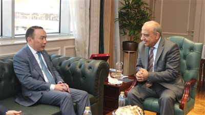 مصر وكازاخستان تتجهان لتعزيز التعاون في الطاقة المتجددة: وزير الكهرباء يبحث فرص الشراكة والاستثمار مع السفير الكازاخستاني