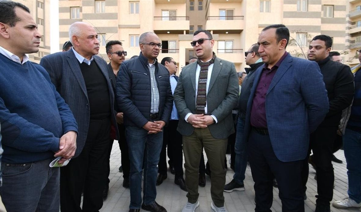 وزير الإسكان يتفقد