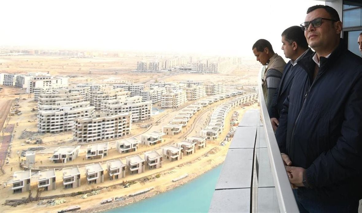 وزير الإسكان يتفقد