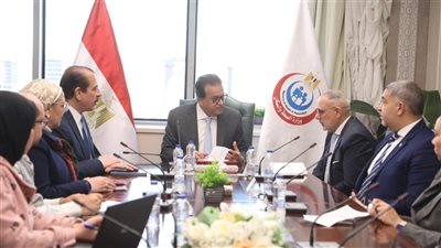 وزير الصحة يبحث مع 