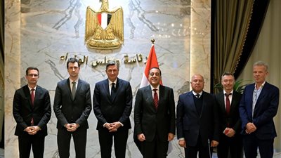 السكك الحديدية المصرية تدخل عصر الذكاء الاصطناعي.. شراكة مصرية سلوفينية لتجربة تقنية حديثة تمنع الحوادث وتحسن كفاءة تشغيل القطارات