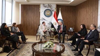 وزارة البترول المصرية توقع اتفاقيات مع شل العالمية لزيادة إنتاج الغاز الطبيعي، وتوسيع الاستثمارات في البحر المتوسط، وتعزيز التكامل الإقليمي مع قبرص لدعم أمن الطاقة