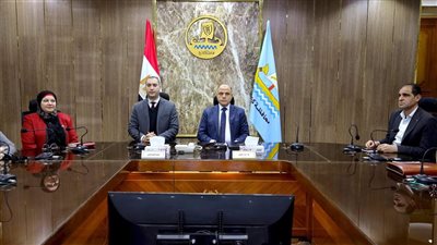 محافظ كفر الشيخ يناقش خطة الهوية البصرية: مشروع متكامل لتعزيز الانتماء الوطني وإبراز الهوية الثقافية والحضارية للمحافظة