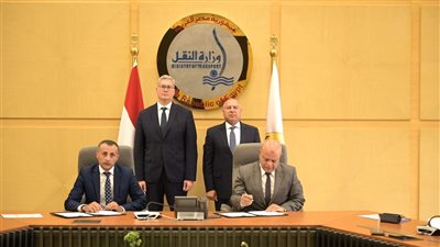 مصر تقترب من التحول إلى مركز إقليمي للطاقة: توقيع عقد تطوير أول محطة بحرية لاستقبال وتخزين وتغييز الغاز المسال بميناء الدخيلة