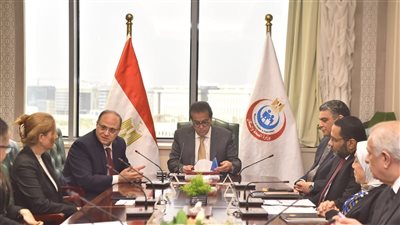 هيئة الدواء المصرية تشهد توقيع اتفاقية توطين صناعة أدوية الأورام بين ساندوز وسيديكو لتعزيز الأمن الدوائي وتحقيق الاكتفاء الذاتي