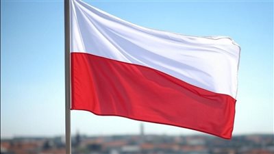 بولندا تعلق مؤقتًا حق المهاجرين في طلب اللجوء على حدودها مع بيلاروسيا وسط انتقادات حقوقية وتحذيرات من تصعيد الأزمة الإنسانية