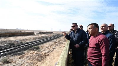 وزير الإسكان يتفقد 