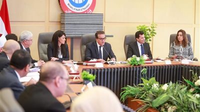 وزير الصحة يترأس اجتماع المجموعة الوزارية للتنمية البشرية لمناقشة ربط التعليم بسوق العمل وتعزيز دور المرأة وتحقيق التنمية المستدامة