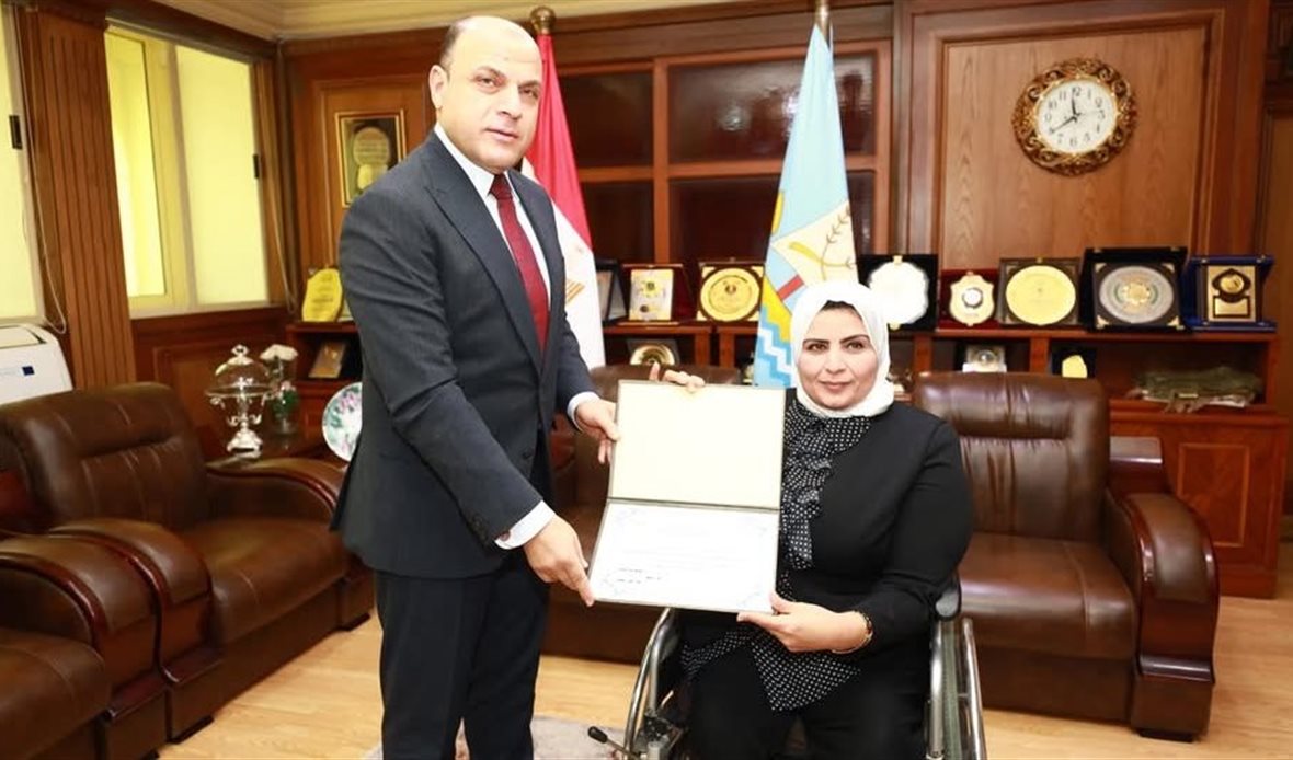 محافظ كفر الشيخ يشيد