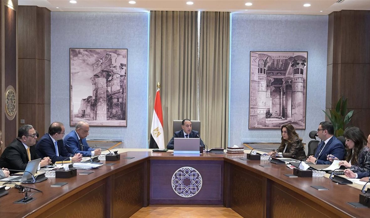 رئيس الوزراء يتابع