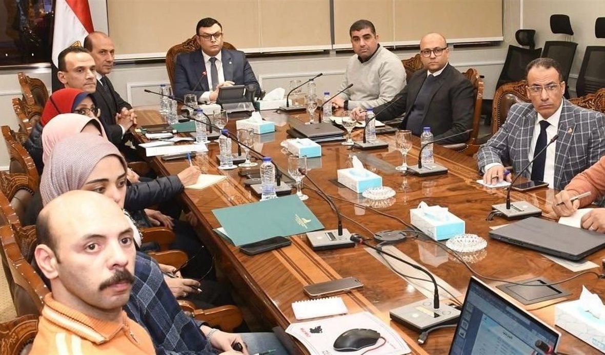 وزير الإسكان يتابع