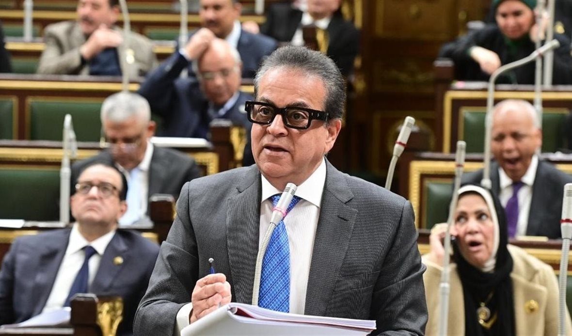 إقرار مواد جديدة
