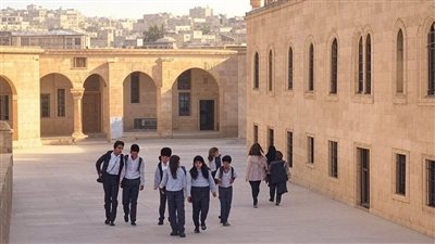 حملة صارمة لمكافحة الغياب المدرسي في شانلي أورفا: فرض غرامات مالية على أولياء الأمور لضمان التزام الطلاب بالتعليم الإلزامي