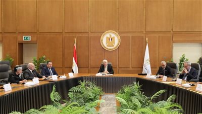 جامعة الإسكندرية الأهلية تواصل تطورها.. وزير التعليم العالي يترأس أول اجتماع لمجلس الأمناء لمناقشة مستقبل التعليم الجامعي