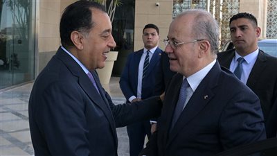 مصر وفلسطين تبحثان تنفيذ خطة إعادة إعمار غزة وسبل تعزيز جهود وقف إطلاق النار خلال لقاء رئيسي وزراء البلدين بالقاهرة