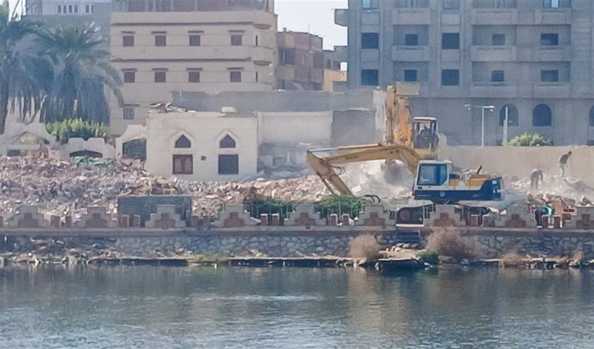 وزير الري يتابع جهود