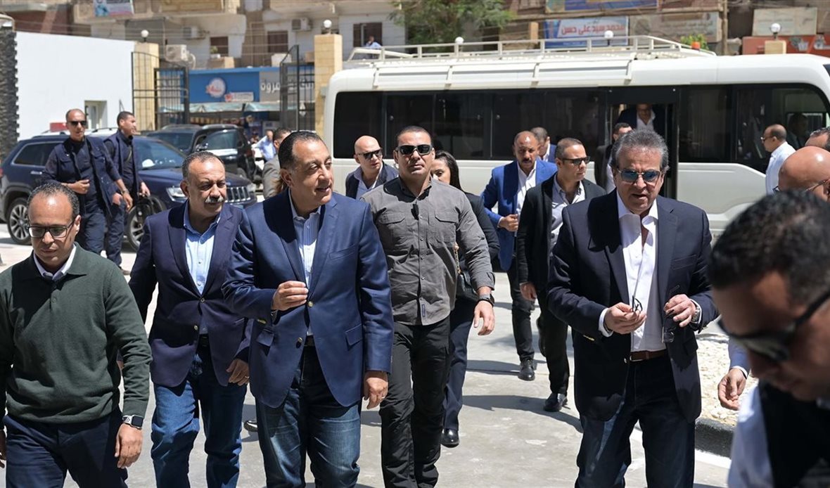 مدبولي يتفقد مستشفى