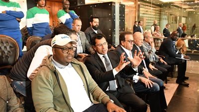 وزير الشباب والرياضة يدعم المنتخب الوطني بعد فوزه على سيراليون ويحث اللاعبين على مواصلة الانتصارات في التصفيات المؤهلة لكأس العالم