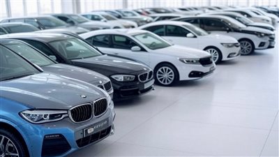 محللون يحذرون: رسوم ترامب الجمركية على السيارات المستوردة سترفع الأسعار وتهدد السوق الأمريكية والعالمية