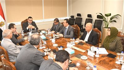 وزير الإسكان يشدد على تسريع تنفيذ مشروعات المجتمعات العمرانية الجديدة وتقييم أداء شركات الصيانة والإدارة والتشغيل لرفع كفاءة المدن وتحقيق التنمية الحضرية المستدامة