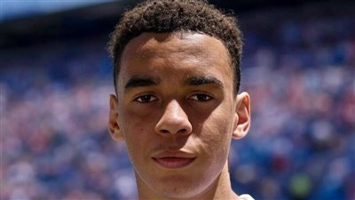 إصابة جمال موسيالا العضلية تهدد مشواره مع بايرن ميونخ في دوري الأبطال ومشاركته مع ألمانيا في دوري الأمم الأوروبية يونيو 2025