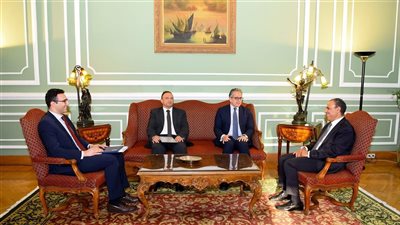 وزير الخارجية والهجرة يؤكد دعم مصر الكامل للدكتور خالد العناني في سباق منصب مدير عام اليونسكو ويبرز أحقيتها بالمكانة الدولية الرفيعة