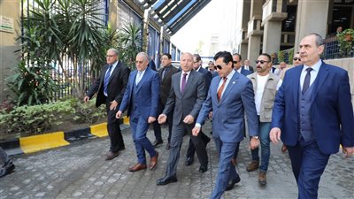 وزير الرياضة ومحافظ القاهرة يتفقدان انطلاق مشروع ممشى رياضي بمدينة نصر ضمن مبادرة 