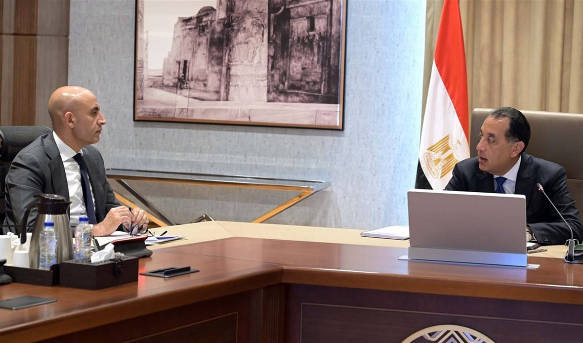 رئيس الوزراء يتابع