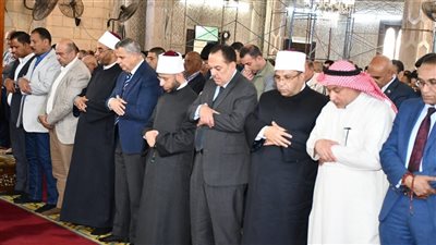 وزير الأوقاف ومحافظ الإسكندرية وسفراء الكويت وإندونيسيا وماليزيا يؤدون صلاة الجمعة ويتفقدون تطوير مسجد أبي العباس لرفع قيمته الحضارية والدينية والسياحية