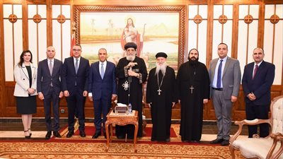 وزير الخارجية والهجرة يزور الكاتدرائية المرقسية لتهنئة البابا تواضروس الثاني بعيد القيامة ويشيد بدور الكنيسة القبطية في تعزيز الوحدة الوطنية