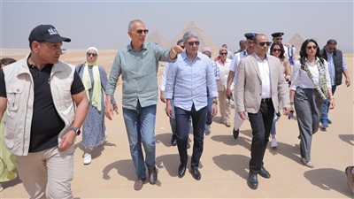 وزير السياحة يتفقد تجربة الزوار في أهرامات الجيزة ويوجه بتحسين الخدمات وتعزيز تجربة النقل والراحة ضمن التشغيل التجريبي لمشروع التطوير الشامل للمنطقة الأثرية