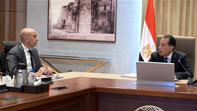 في لقاء موسع بين رئيس الوزراء ووزير التعليم: مناقشة خطط العام المالي الجديد لتوسيع الفصول وتطوير المدارس وربط التعليم الفني بسوق العمل وتعزيز الشراكة مع القطاع الخاص والتكنولوجيا العالمية