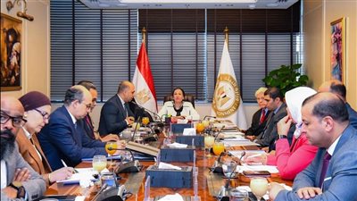 وزيرة البيئة تترأس أولى جلسات مجلس إدارة جهاز تنظيم المخلفات بالتشكيل الجديد وتقر ضوابط تراخيص مواقع تجميع المخلفات الزراعية وتعديل آلية الترخيص لتعزيز الحوكمة
