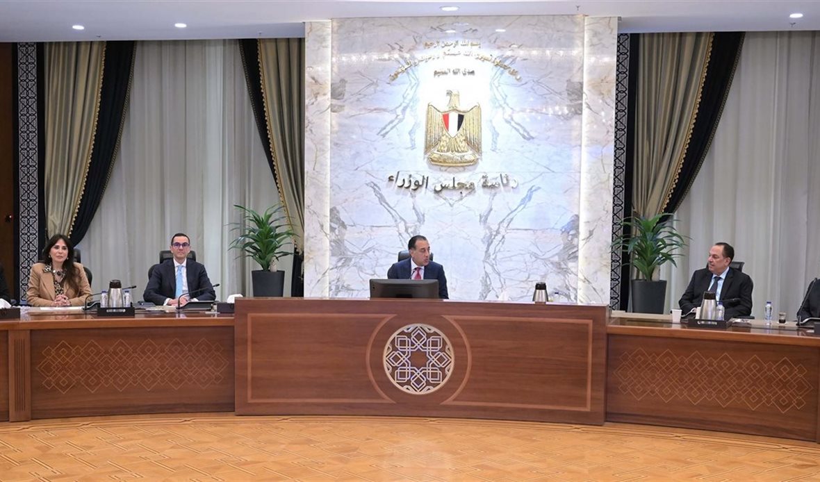 رئيس الوزراء يلتقي