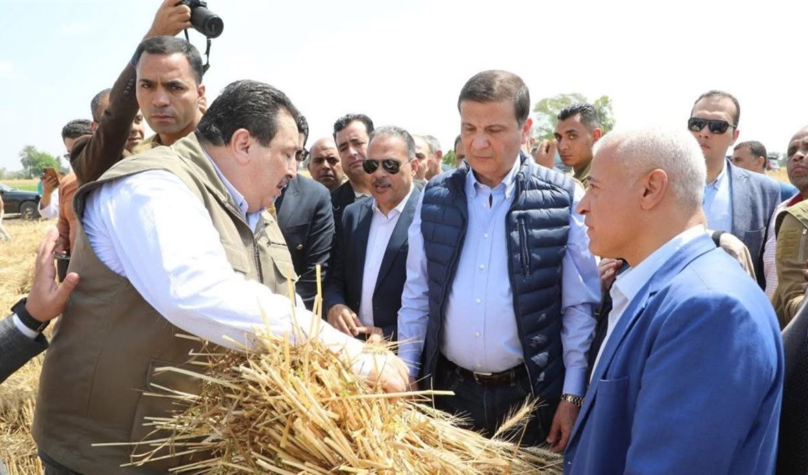 وزير الزراعة ومحافظ