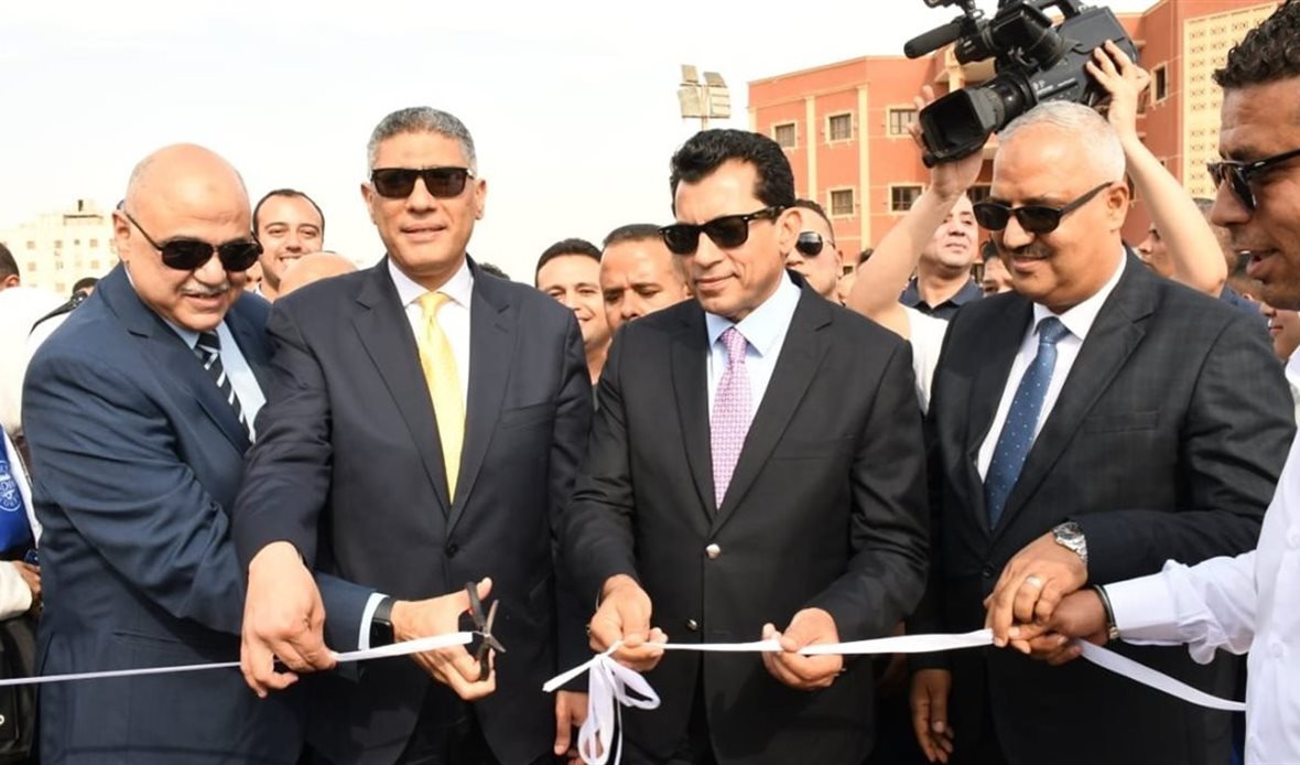 افتتح وزير الشباب