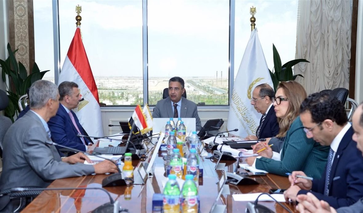 اجتماع وزير التموين