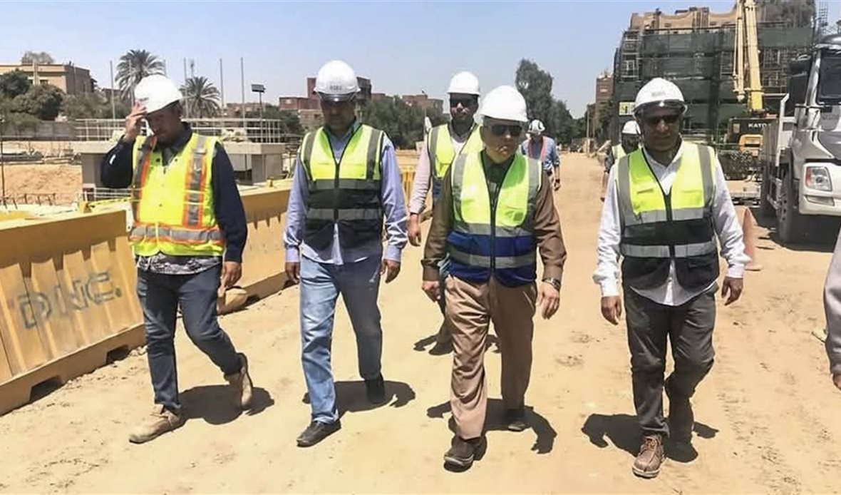 وزير الري يوجه تحية