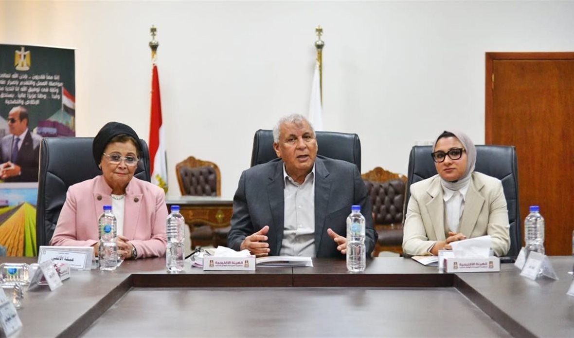 نائب وزير الصحة تشيد