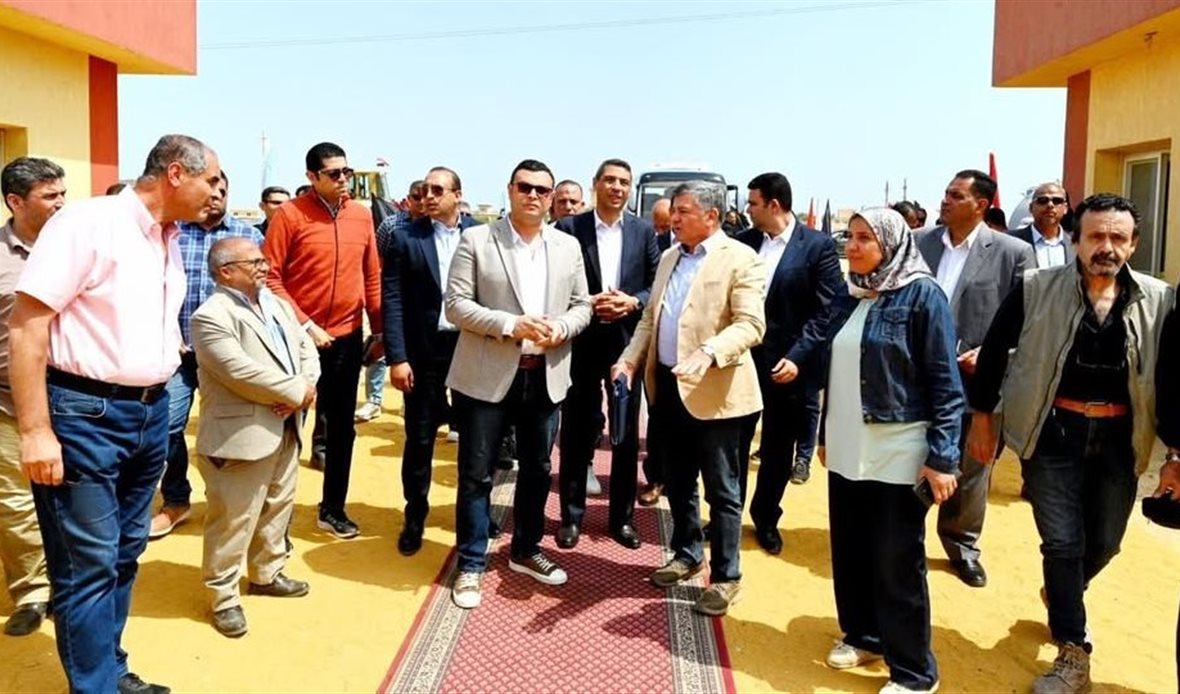 وزير الإسكان يتفقد
