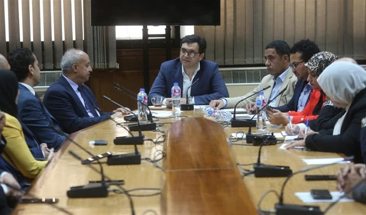 وزير الثقافة يجتمع