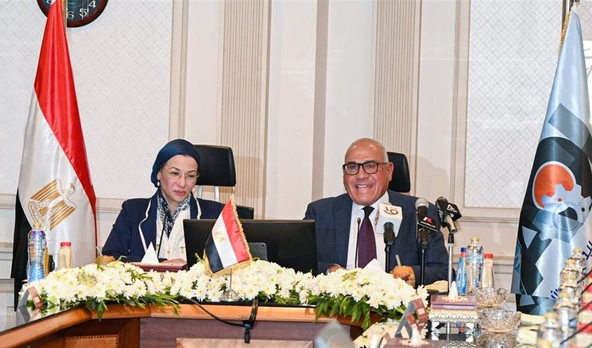 توقيع اتفاقيات بين
