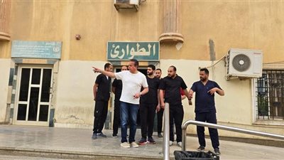 ضمن زياراته المفاجئة لتقييم أداء المستشفيات.. وزير الصحة يتفقد مستشفى البنك الأهلي ويوجه بصرف مكافأة للعاملين تقديراً للانضباط وجودة الخدمات