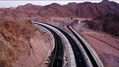 وزارة النقل تطلق مشروعات لوجستية وتنموية عملاقة في سيناء تشمل إنشاء موانئ جافة وميناء طابا وربط الموانئ البحرية بالسكك الحديدية لدعم التنمية المستدامة